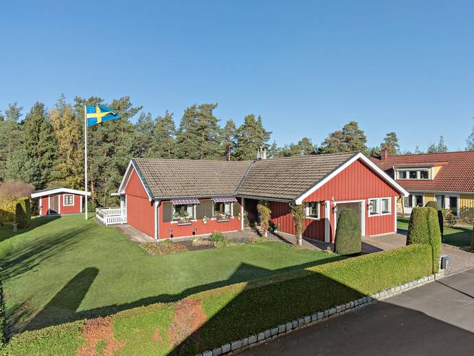 7 rok · 143 m² · Ålvägen 106