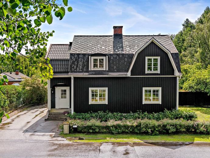 6 rok · 130 m² · Järnvägsgatan 13