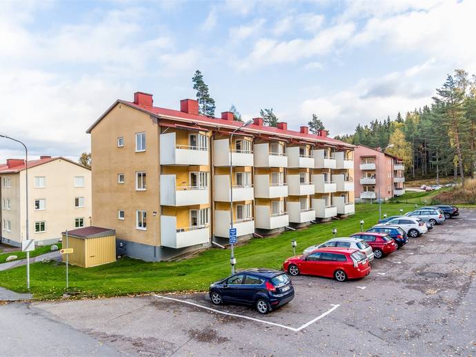 1 rok · 42 m² · Skogsplan 8 B