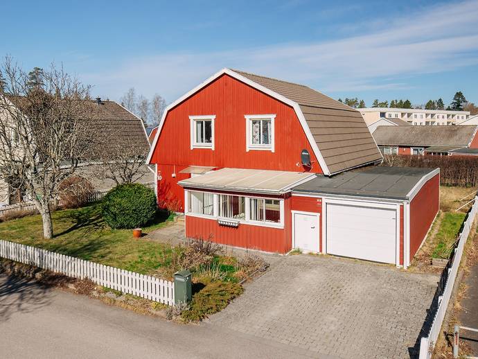 6 rok · 153 m² · Hästskovägen 10