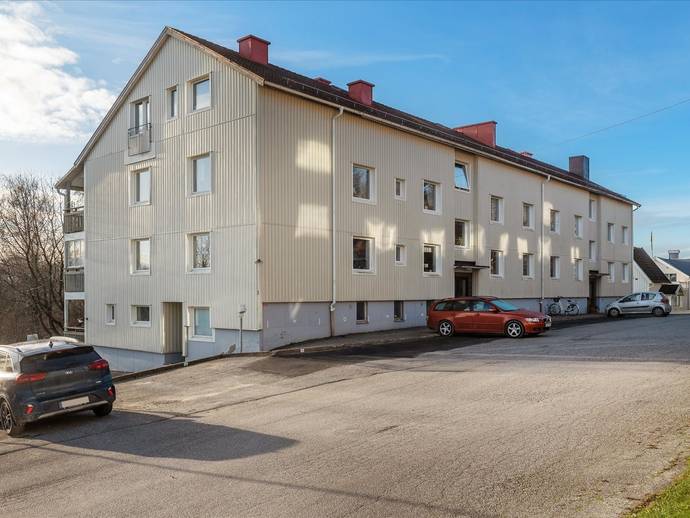 1 rok · 43,5 m² · Falkens Väg 1