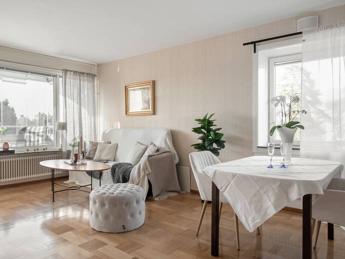 3 rok · 83 m² · Rosenhöjdsvägen 22