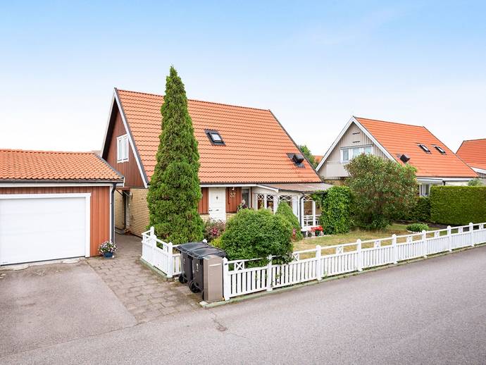 5 rok · 122 m² · Vänsterkroken 37