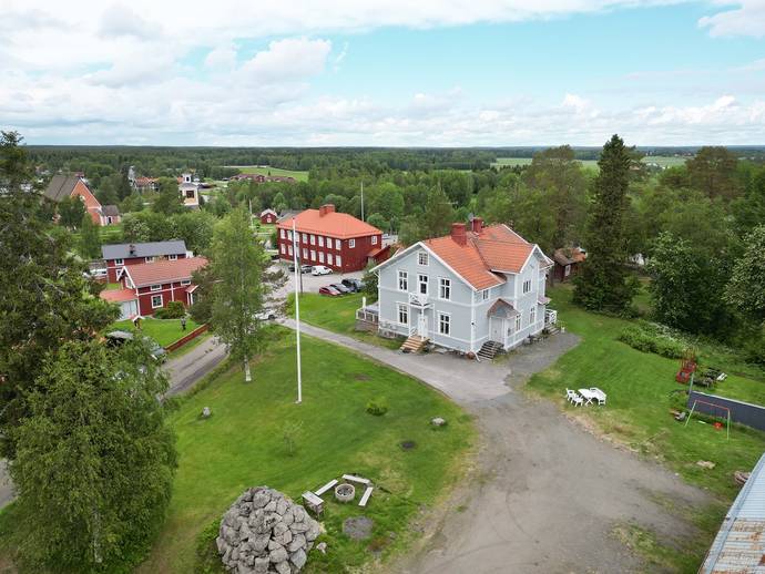7 rok · 284 m² · Kyrkvägen 7