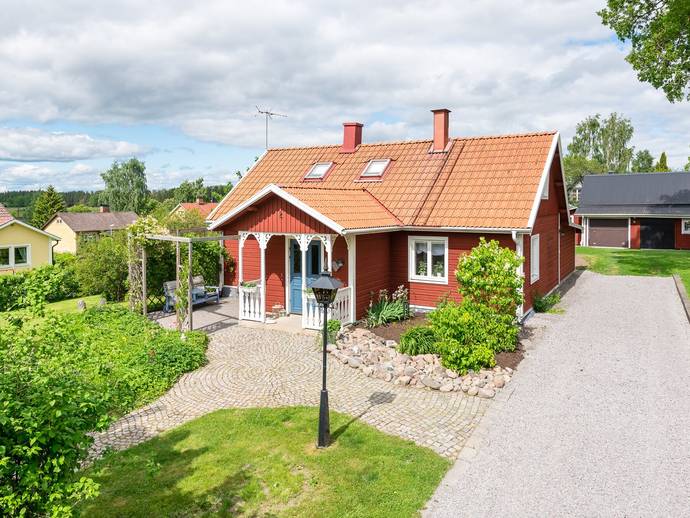 6 rok · 131 m² · Fridhemsvägen 2