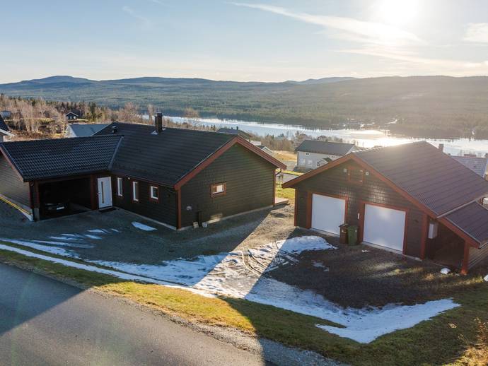 4 rok · 103 m² · Salmons väg 13
