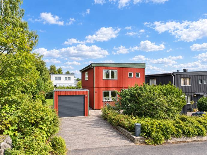 6 rok · 133 m² · Svärdsliljevägen 27