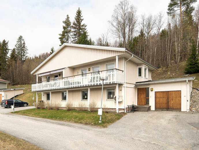 104 m² · Åsvägen 98A & B