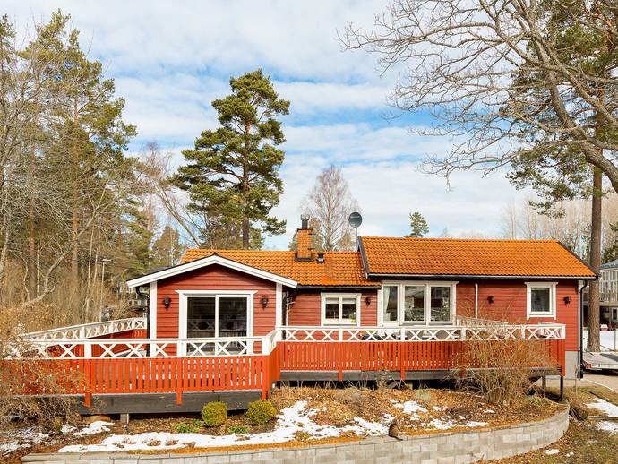 6 rok · 94 m² · Violvägen 2