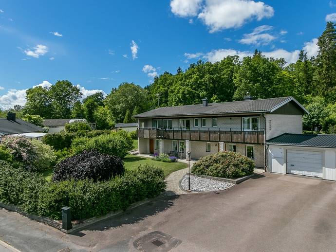 7 rok · 212 m² · Körsbärsvägen 3