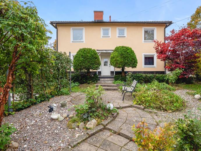 6 rok · 175 m² · Höstvägen 1