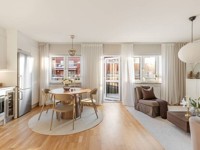 2 rok · 61 m² · Sundbyvägen 11E