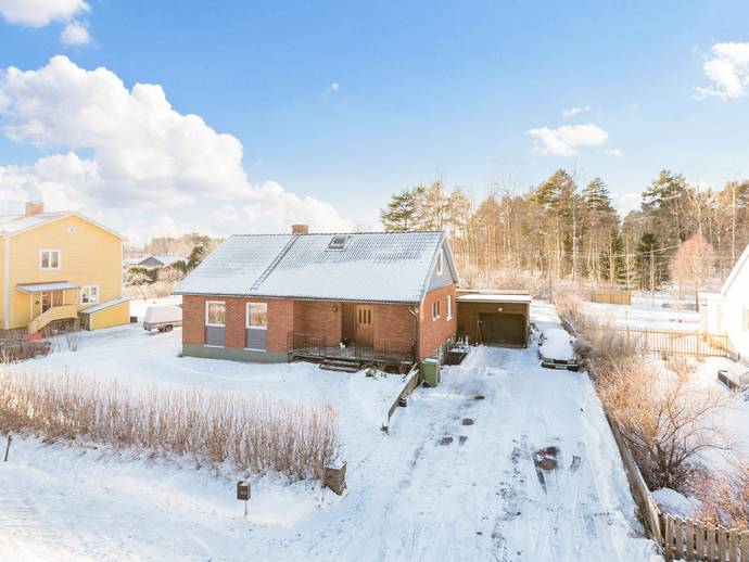 4 rok · 121 m² · Sandstensvägen 9