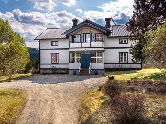 9 rok · 320 m² · Västerflo 144