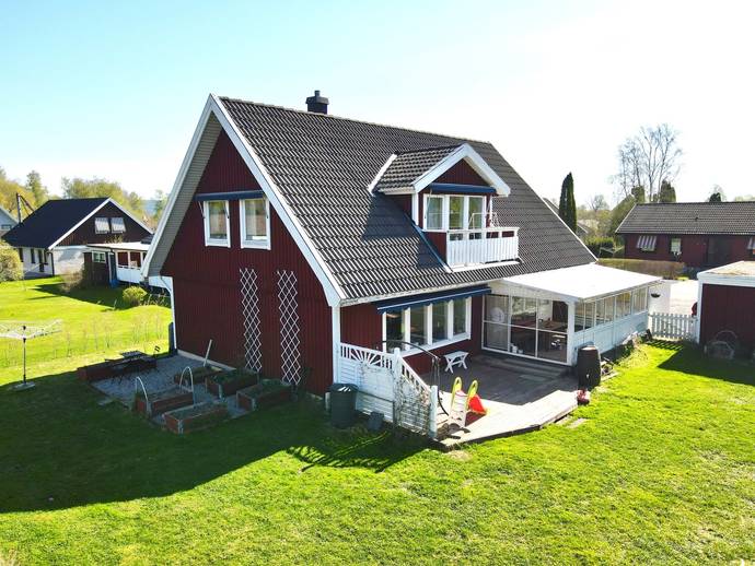 7 rok · 141 m² · Blåklintsvägen 1