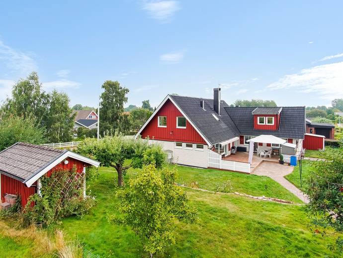 7 rok · 210 m² · Gitarrvägen 2