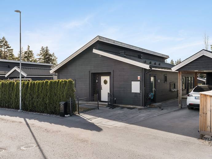 4 rok · 124 m² · Tibble Skogsväg 3
