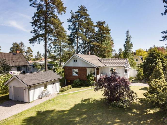 4 rok · 81 m² · Skogstigen 2