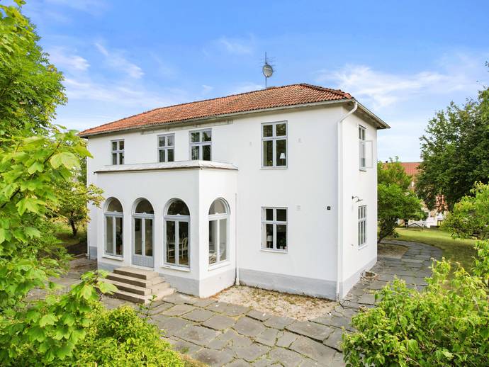 9 rok · 308 m² · Övre Brunnsvägen 13