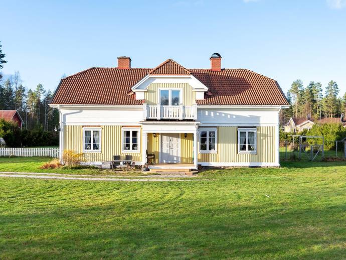8 rok · 220 m² · Skolvägen 12B