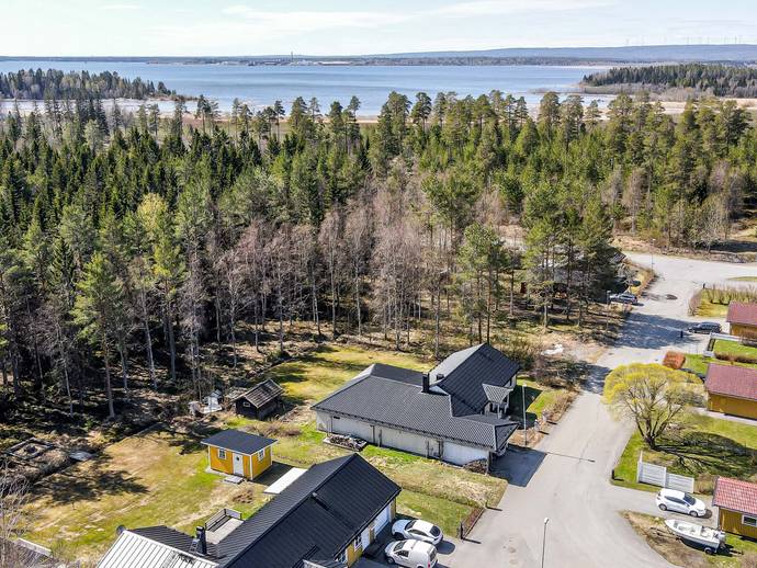 6 rok · 151 m² · Maskrosvägen 15