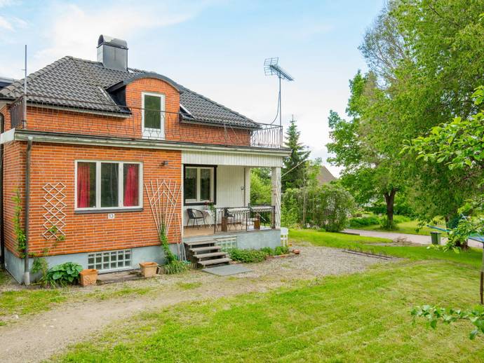 7 rok · 128 m² · Bruksvägen 13