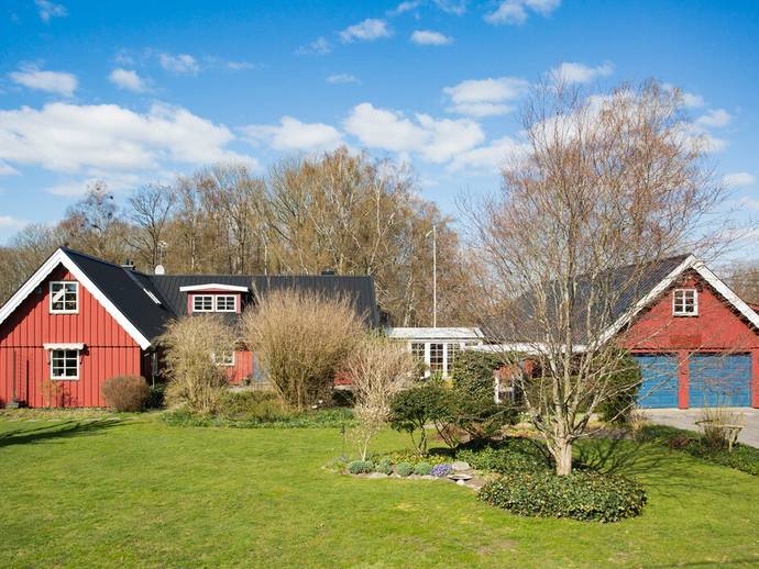 6 rok · 162 m² · Plommonvägen 2