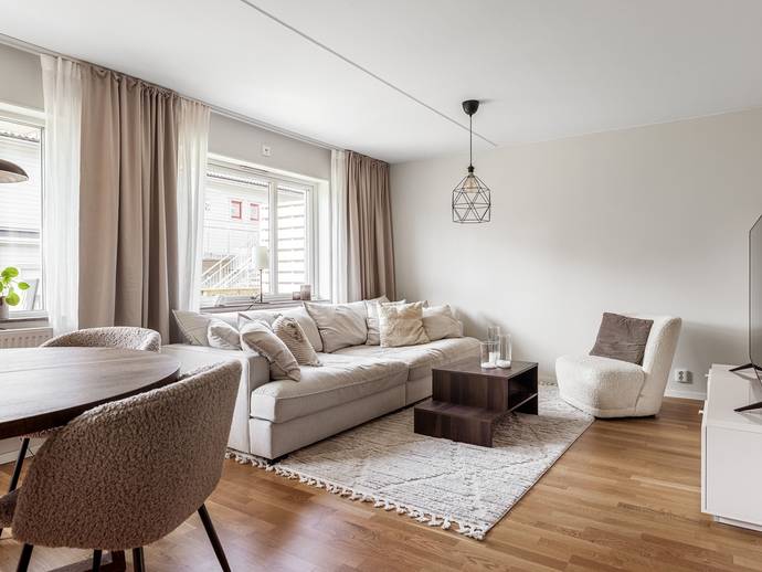 2 rok · 56,1 m² · Hästhagsvägen 3B