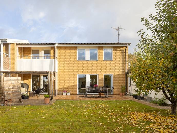 4 rok · 140 m² · Vintergatan 18