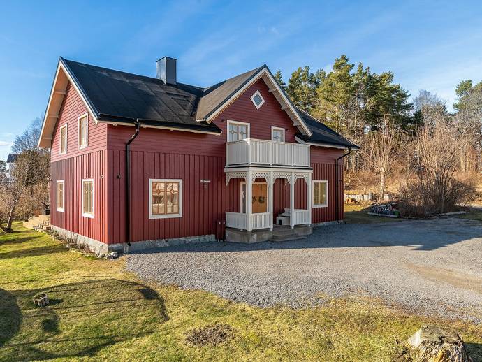 8 rok · 280 m² · Tomta gårdsväg 7