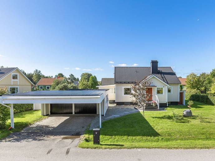 4 rok · 122 m² · Krokvägen 5