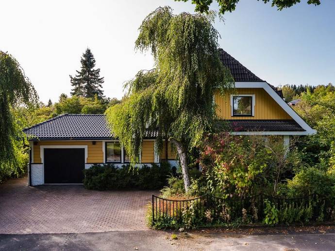6 rok · 210 m² · Agnes väg 3