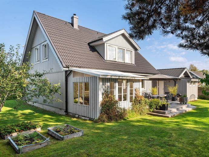 6 rok · 147 m² · Knutbyvägen 3