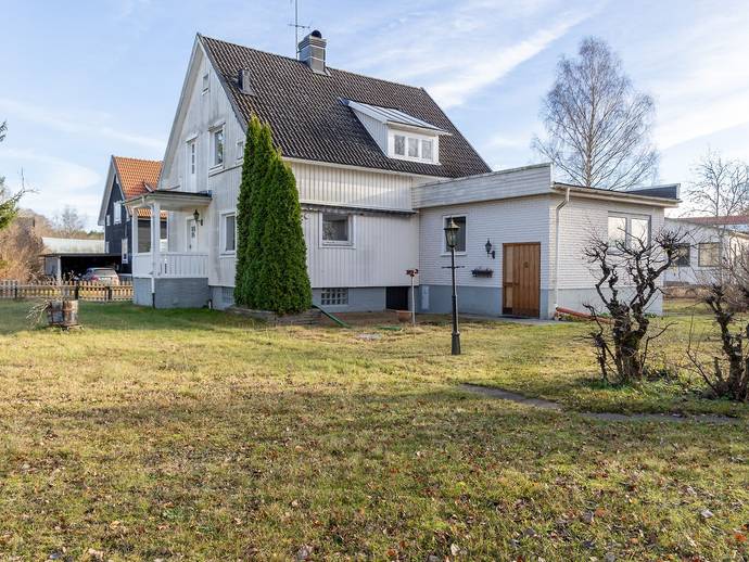 6 rok · 144 m² · Delins väg 4