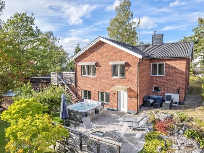 7 rok · 181 m² · Kronvägen 35