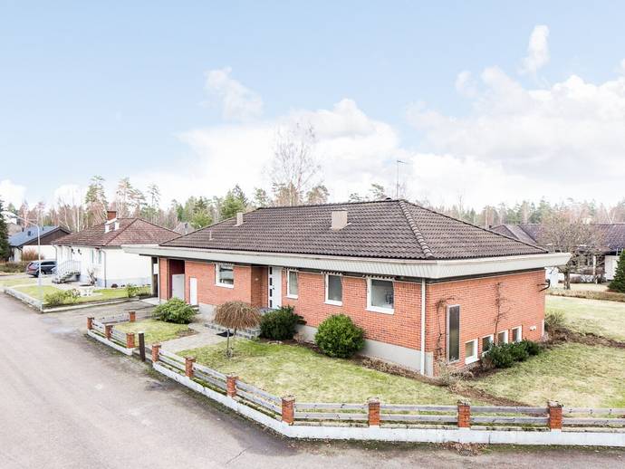 4 rok · 123 m² · Orrvägen 9