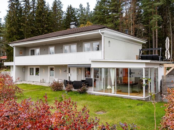 6 rok · 180 m² · Furugatan 87