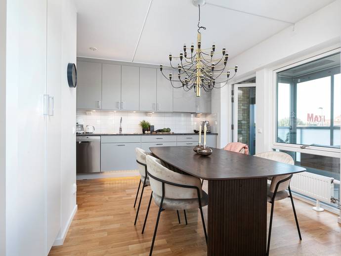 3 rok · 80 m² · Regementsvägen 12B