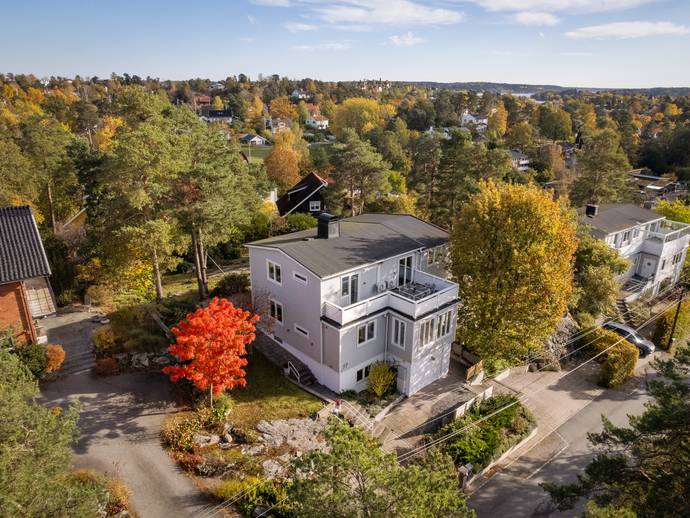 8 rok · 255 m² · Torsvägen 27