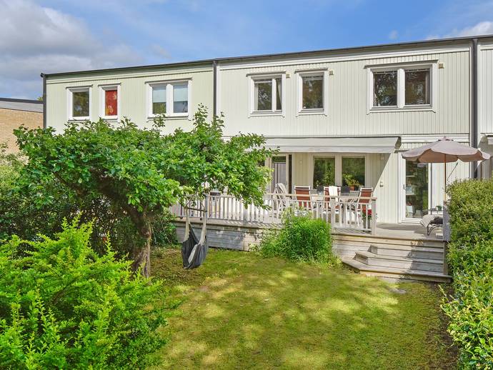 6 rok · 135 m² · Östergökssvängen 13