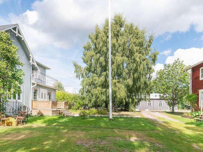 7 rok · 220 m² · Gällsta 300