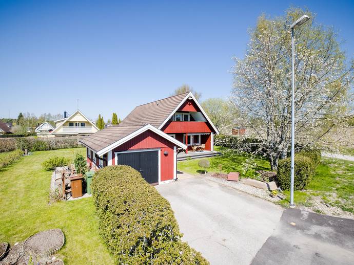6 rok · 169 m² · Almvägen 13