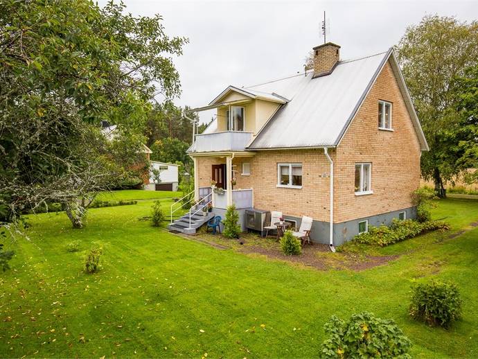 4 rok · 92 m² · Källvägen 3