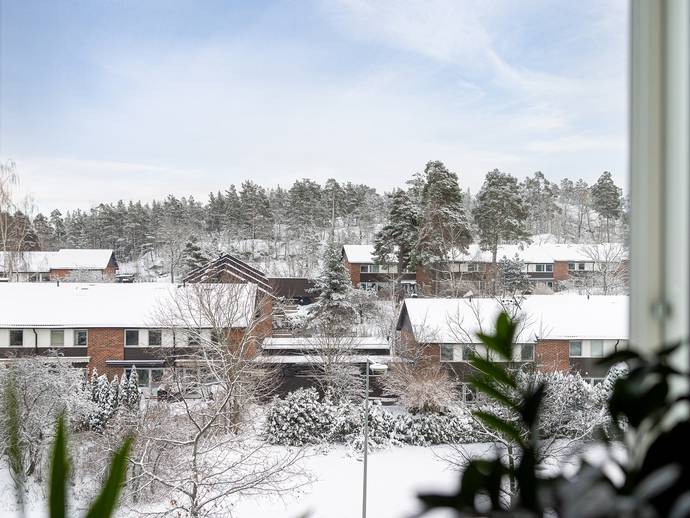 4 rok · 94 m² · Ågesta broväg 36, 4 tr