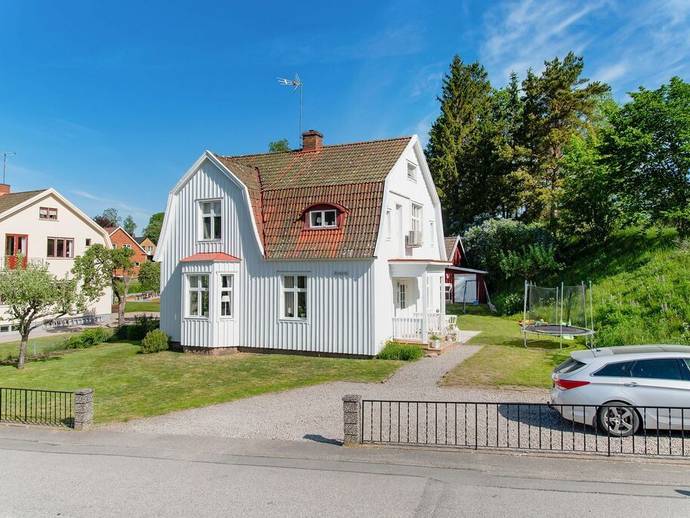 6 rok · 100 m² · Hallabovägen 18
