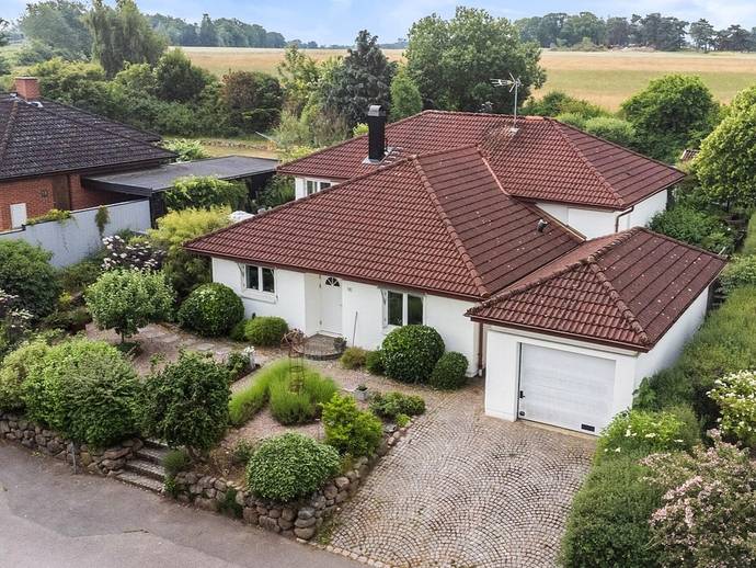 4 rok · 146 m² · Petter Pers väg 16
