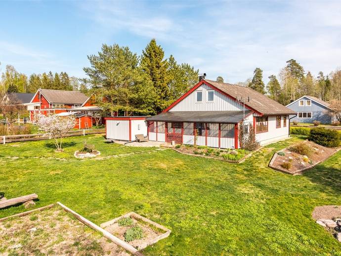 7 rok · 147 m² · Falkvägen 8