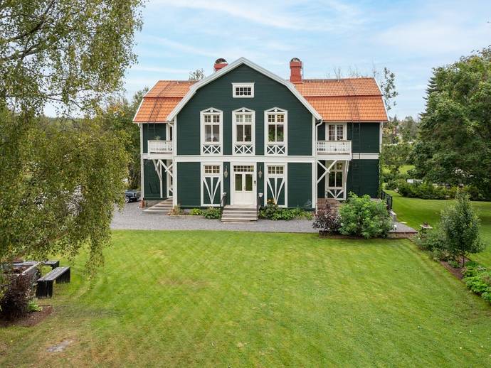 9 rok · 274 m² · Hammarvägen 1
