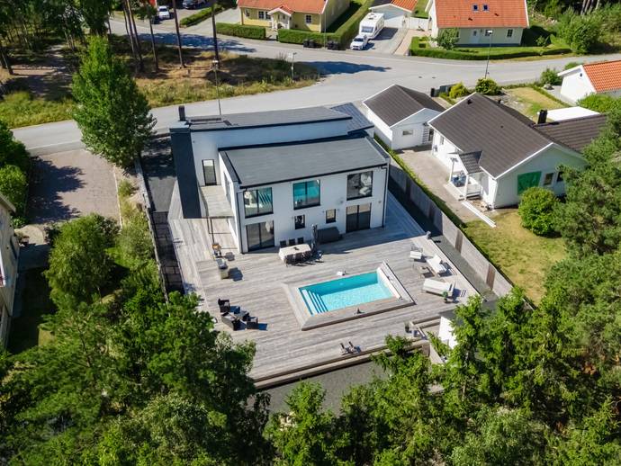 8 rok · 230 m² · Dagsverkarvägen 7