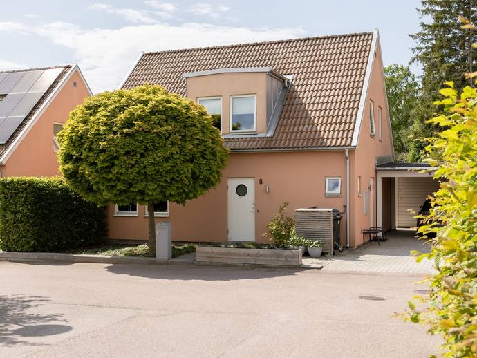 4 rok · 126 m² · Tiondevägen 8